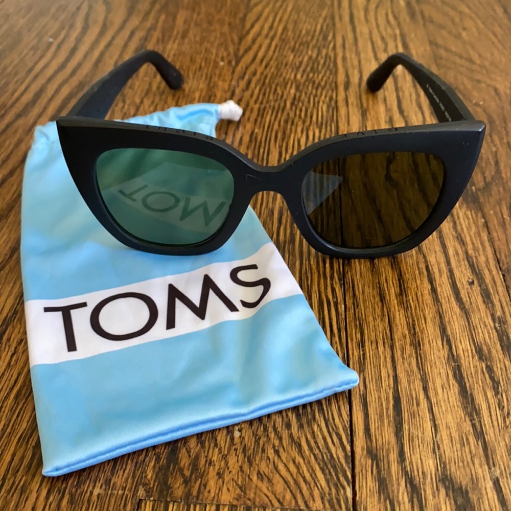 Toms Traveler Sydney Matte Black Sunglasses